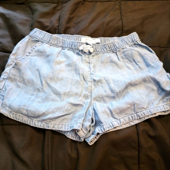 3/$30 - Girl's Vinyard Vines denim chambray shorts, size L - Picture 1 of 3